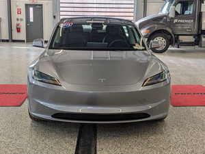 PREMIÈRE MAIN TITULAIRE - TESLA MODEL 3 LONG RANGE 2025 - VOITURE D'OCCASION EN PARFAIT ÉTAT - Product Image 2