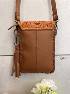 กระเป๋าหนังวัวแท้มีสายคล้องมือแกะสลักทำจากหนังวัวแท้กระเป๋าถือขนาดเล็กใส่โทรศัพท์และกระเป๋าถือพร้อมซิปปิดกระเป๋าคล้องข้อมือ - Product Image 4