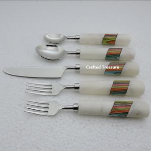 ชุดมีดทำจากเรซินด้ามจับทำจากสเตนเลสสตีลเงินคุณภาพดีสำหรับงานแต่งงาน - Product Image 1