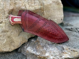 Cuchillo desollador de acero de alto carbono personalizado hecho a mano con hermosa Funda de cuero mango de madera soporte OEM - Product Image 2