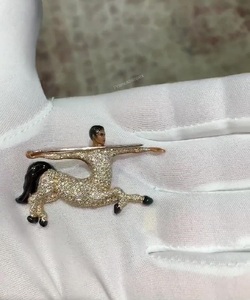 S925 Sterling Silver Moissanite Diamond Hip Hop Iced Out Pendentif de cheval de course personnalisé au prix de gros Fabrication Inde - Product Image 1