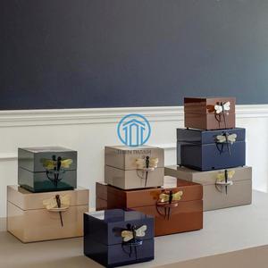 Caja de almacenamiento de laca púrpura con decoración de libélula elegante organizador de joyero lacado para joyería y artículos cosméticos - Product Image 3