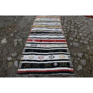 พรมคิลิมตุรกีวินเทจ ขนาด 2.9 x 7.2 ฟุต คลาสสิก ทำมือจากขนสัตว์ เป็นมิตรกับสิ่งแวดล้อม ขนปานกลาง ด้านหลังทำจากยางลาเท็กซ์ สีขาวดำลายปะติด - Product Image 1