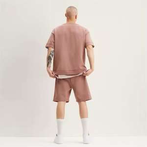 Traje de ropa deportiva para hombre con logotipo personalizado, pantalones cortos y camisetas de 2 piezas, ropa de entrenamiento y jogging por sublimación ecológica para verano - Product Image 3