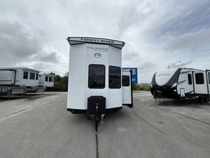 Nuevo 2026 Forest River Wildwood Grand Lodge 42I-C-E - Product Image 4