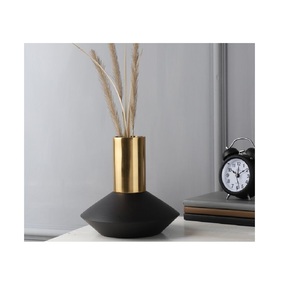 Ensemble de pots à fleurs suspendus modernes en aluminium argenté, durables, de forme carrée, avec un design décoratif martelé - Product Image 5