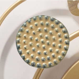 นาฬิกาโลหะติดผนังดีไซน์แบบแปะก๊วยสำหรับห้องนั่งเล่นและห้องนอนนาฬิกาโลหะหลากสีสำหรับเป็นของขวัญแต่งงาน - Product Image 5