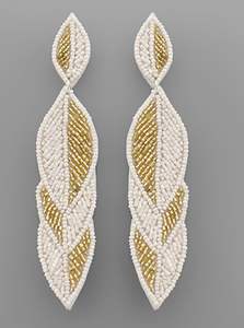 Boucles d'oreilles en perles traditionnelles faites à la main avec broderie - Product Image 4