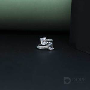 Superbe bague fantaisie en diamant Multishape pour femme, design unique et brillant en or fin 14 carats pour mariage ou fête, certifiée IGI - Product Image 2