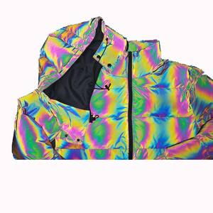 Chaqueta acolchada de arcoíris recortada cálida y ligera personalizada OEM para hombre, perfecta para ropa informal de invierno, chaquetas acolchadas para hombre - Product Image 4