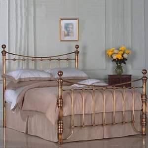Cadre de lit en laiton traditionnel inspiré du décor héritage, rehaussant le charme de la chambre avec une construction robuste et un style classique. - Product Image 5