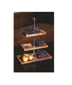 Soporte de pastel de madera hecho a mano asequible para compra al por mayor por tiendas de suministros para fiestas y decoradores - Product Image 6