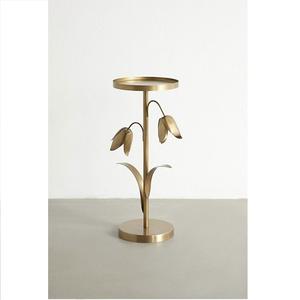 Bougeoir en métal pour éclairage et décoration d'intérieur Bougeoir décoratif élégant à finition antique - Product Image 1