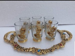 Bandeja de servicio redonda elegante personalizable con borde de latón, bandeja de Metal decorativa para uso doméstico con materiales de aluminio y hierro - Product Image 2