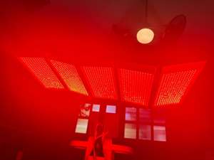 Système de thérapie SPA pour soins de la peau à lumière rouge LED 1800 LED - Product Image 3