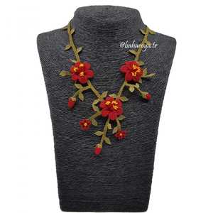 Tülay' ın Kırmızı Zambakları İğne Oyası Kolye Moda İşareti Halsızları - Product Image 1
