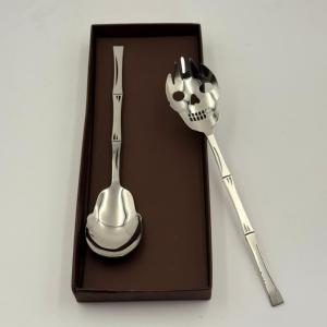 Nouvel ensemble de 2 cuillères et fourchettes à salade en acier inoxydable au design tête de mort, finition polie brillante, légères pour un service facile - Product Image 5