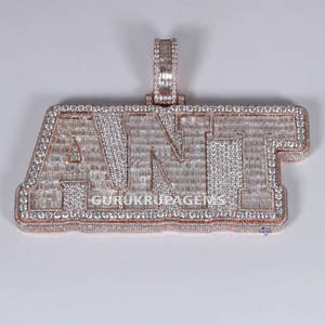 จี้ที่กำหนดเองใน14KT สีโรสโกลด์ที่สร้างขึ้นในเพชร labgrown เรืองแสงถูกห่อหุ้มในกรอบที่งดงามด้วย VVS ชัดเจน - Product Image 1