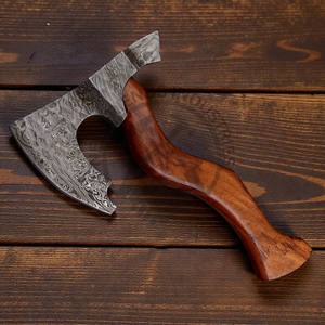 Hachas Tomahawk de Acero de Damasco Hechas a Mano Personalizadas, Hacha Funcional para Campamento y Caza al Aire Libre con Mango de Madera de Palisandro y Funda - Product Image 5