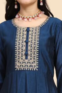 ชุดคุर्ตาอานาร์กาลีแบบวิชิตรสำหรับผู้หญิงจากเทรนด์มอลส์ ผ้าแจ็คการ์ด พร้อมผ้าคลุมไหล่แบบมอร์พีช สไตล์ชาติพันธุ์ ทรงปกติ ใส่ได้ทุกฤดู เหมาะสำหรับงานแต่งงาน - Product Image 3