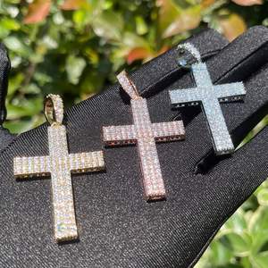 Colgante de Cruz de Plata de Ley 925 Unisex, Chapado en Oro de 14K, con Moissanita, Lujoso, Moderno, Elegante, con Microincrustaciones, Regalo Perfecto - Product Image 2