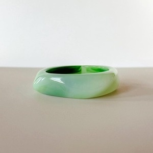 Bracelet fin en acier inoxydable plaqué or avec incrustation de résine fermoir réglable bijoux de mode pour femmes - Product Image 1