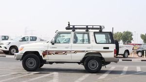 Meilleure offre LandCruiserS 70 Series LC76 STD |   4,5 L Diesel |   SUV utilitaire 4x4 |   Véhicule prêt à l'exportation - Product Image 4