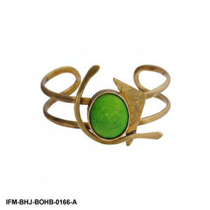 กำไลข้อมือทำมือจากเขาสัตว์สีเขียวและทองเหลือง ดีไซน์เรขาคณิตสไตล์โบฮีเมียน กำไลทองเหลืองปรับขนาดได้สำหรับผู้หญิง - Product Image 2