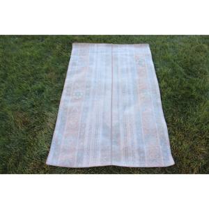 Alfombra Turca Vintage de 3.1x4.8 pies (93x146 cm), Alfombra Blanca y Azul Sólida - Product Image 1