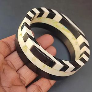 กำไลข้อมือเรซิ่นเครื่องประดับทำมือสุดหรูส่งออกจากโรงงาน - Product Image 3