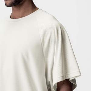 Breathable <b>Men's</b> <b>Raglan</b> Sleeve <b>T</b>-<b>Shirt</b> for Activewear and Everyday Casual Style - Product Image 4
