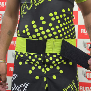 กางเกงมวยไทย MMA แบบสั้น ผลิตจากโพลีเอสเตอร์ ระบายอากาศได้ดี น้ำหนักเบา สวมใส่สบาย รับผลิตตามสีและขนาดที่ต้องการ ขายส่ง - Product Image 4