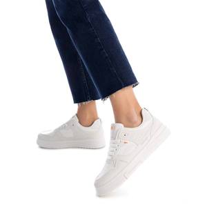 Sneakers Urbane da Donna XTI - Stile Casual e Trendy - Disponibili in Diversi Colori - Product Image 2