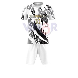 Ensemble d'uniformes de football pour hommes en polyester de haute qualité personnalisé short de sport vert conception de logo uniformes pour adultes de club utilisant la sublimation - Product Image 4