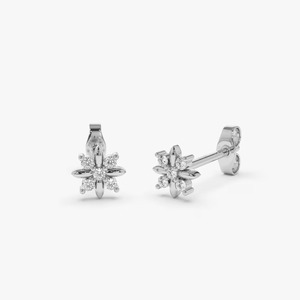 Boucles d'oreilles clous en or rose pur 18 carats avec diamant de laboratoire certifié, petites fleurs délicates, pour femmes, idées cadeaux d'anniversaire, port quotidien, clous fins - Product Image 3