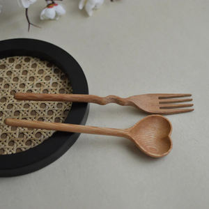 Juego de 2 cubiertos de madera hechos a mano con diseño único Cubiertos perfectos para utensilios de cocina y accesorios de boda Uso superior - Product Image 3
