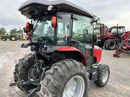 Nuevo Tractor Agrícola Massey Ferguson 1740 E y 1742 de 70HP, 4x4, de Eje Estrecho, con Bomba - Product Image 4