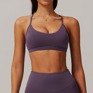 Soutien-gorge de sport pour femme fabriqué avec un tissu extensible respirant offrant un confort de soutien à séchage rapide et un design actif élégant - Product Image 3
