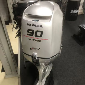 Motor Fuera de Borda Usado de 2012 para BF 90DHP V-TEC de 4 Tiempos, Grado Industrial, OEM, Eje de 20 Pulgadas, 390 Horas - Product Image 1