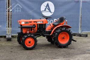 Mini Tractor Kubota B7000 4X4 Usado, Maquinaria Agrícola Duradera, Diseño Compacto y Potente para Labranza, Transporte y Plantación - Product Image 4