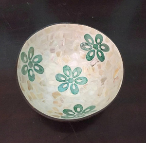 Bol décoratif en bambou et coquille de noix de coco, finition laquée nacre, pour décoration de table, Vietnam - Product Image 6