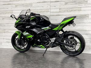 Kawasaki Ninja ZX650 d'occasion de 2017 disponible à la vente - Product Image 4