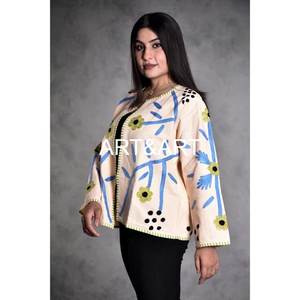 Nueva Chaqueta Suzani de Moda con Bordado a Mano, Última Colección de Ropa para Mujer, Proveedor de Chaquetas Suzani Boho, Venta al por Mayor y Fabricante - Product Image 2
