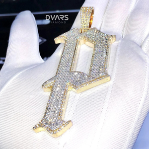 Colgante de Letra Inicial Personalizado de Lujo en Plata de Ley 925 Chapada en Oro con Moissanita que Pasa la Prueba del Diamante, Certificado GCI e IDGL - Product Image 2