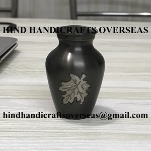 100% ที่มีคุณภาพที่ดีที่สุดทองเหลืองเผาศพสีที่แตกต่างกับทองเหลืองราคาต่ำโกศสำหรับทำด้วยมือขัด - Product Image 5