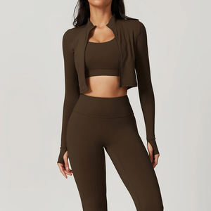 6. Ensemble de yoga athlétique pour femmes avec trois pièces comprenant un soutien-gorge et une veste leggings conçus pour le confort, le style et la performance - Product Image 4