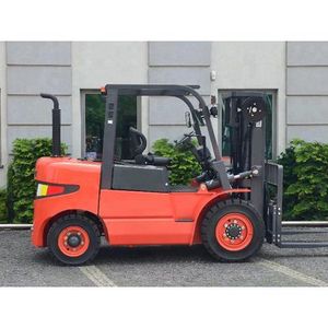 Chariot élévateur tout-terrain Petit transpalette alimenté par moteur diesel - Product Image 1