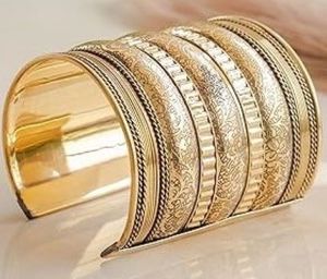 กำไลข้อมือลวดทองเหลืองแท้สไตล์คลาสสิกสำหรับเด็กผู้หญิงจาก Bela Artisan ดีไซน์หรูหราทันสมัย ชุดเครื่องประดับแฟชั่น ผลิตในอินเดีย - Product Image 1