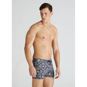 Soldes d'été : Shorts imprimés pour hommes, motif étoile, coupe décontractée, taille élastique, tenue de plage décontractée, plusieurs couleurs et tailles, vente en gros - Product Image 2