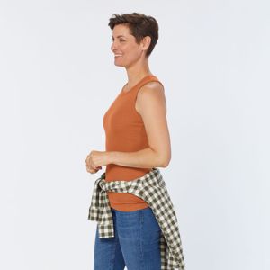 Jupe de fitness extensible pour femmes avec poches, parfaite pour les entraînements sportifs et les activités de plein air, séchage rapide et conception légère - Product Image 4